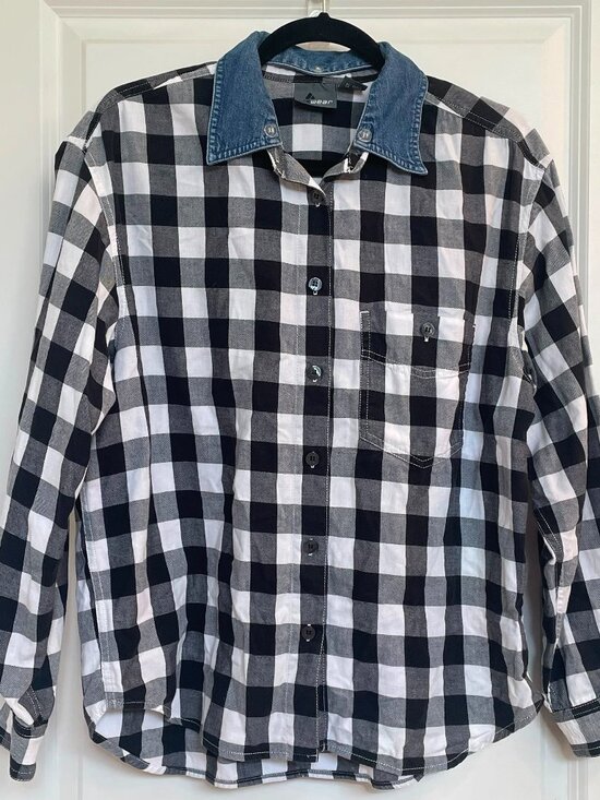 liz wear Tops - LIZ WEAR Women’s Black/White Plaid Button Up, Size M
